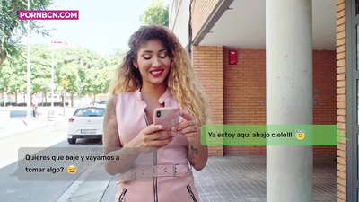 بے وفا بیوی اپنے نوجوان پریمی کو سخت چودنے والی ہے جب کہ اس کا شوہر کام کرتا ہے۔ چھاتی اور ایک بڑی گدی کے ساتھ لیٹنا۔ وینس ایفروڈائٹ۔